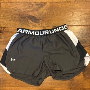 Women’s Under Armour Black Athletic Shorts S
